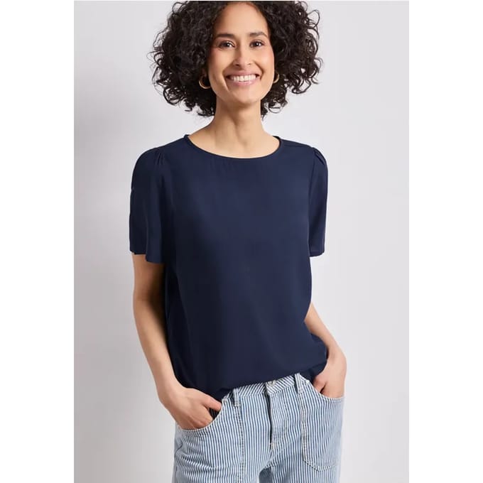 Blouse met ronde hals en korte pofmouwen