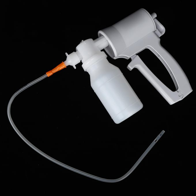 Draagbare Handheld Slijmzuigpomp Nood Sputumzuigpomp voor Thuisgebruik white