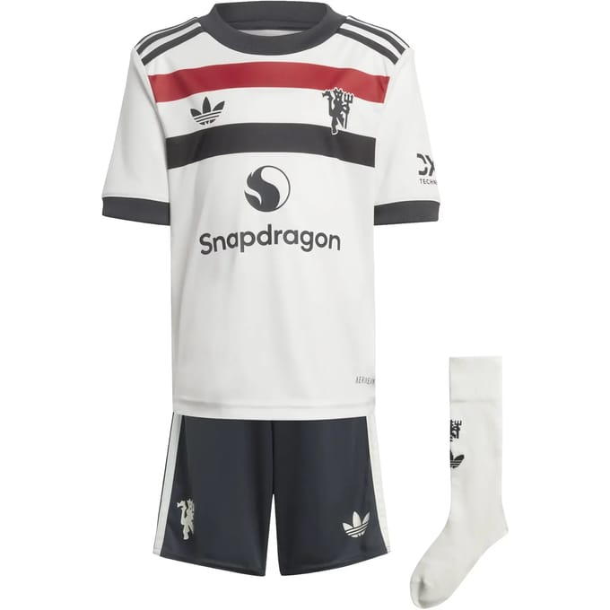 Derde babyset Manchester United 2024/25