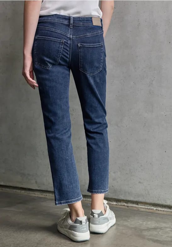 Straight Legs jeans