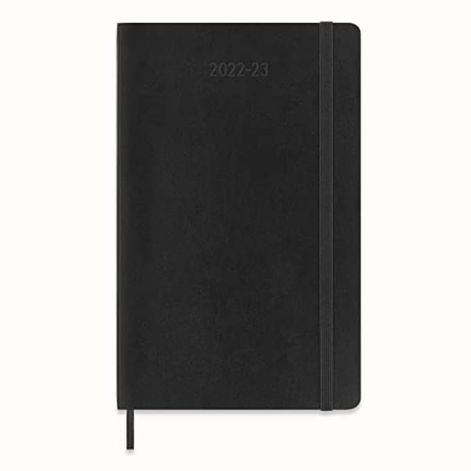 Dagplanner 18 Maanden 2022/2023 met Zachte Kaft en Elastische Sluiting - Groot 13 x 21 cm - Zwart