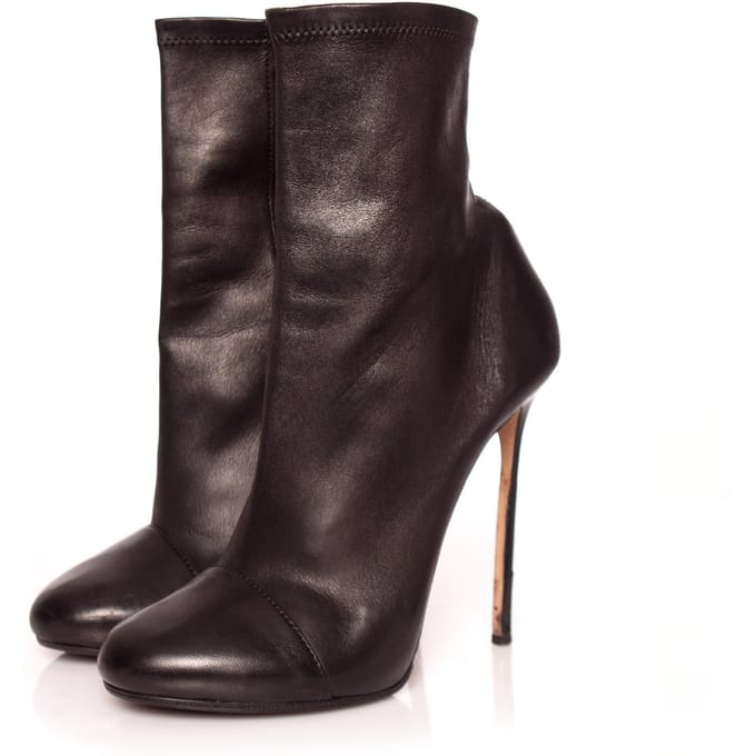 Dsquared2, zwarte enkellaarsjes van zacht, elastisch leer.