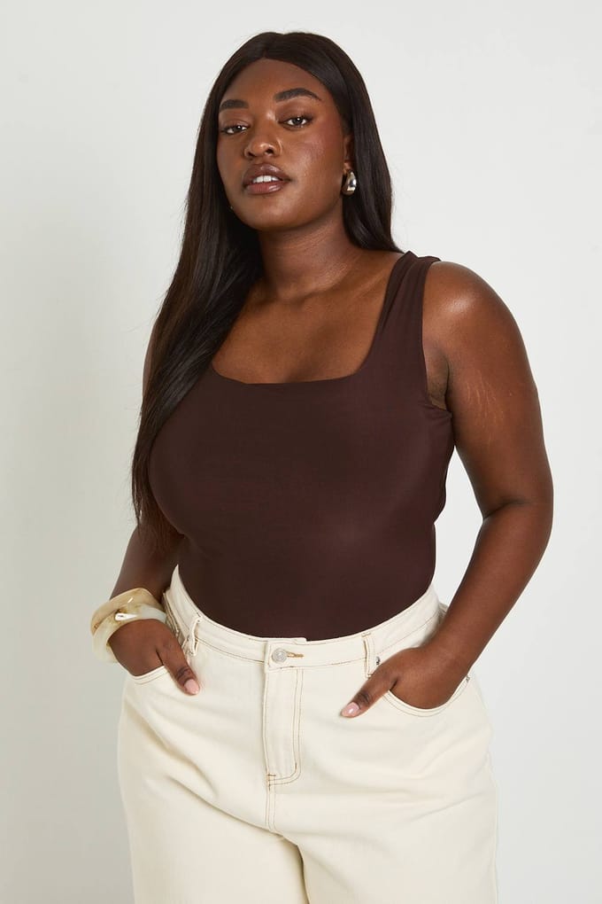 boohoo Dames Plus Dubbele Laag Slinky Bodysuit Met Vierkante Hals | Chocoladebruin | Maat: 46