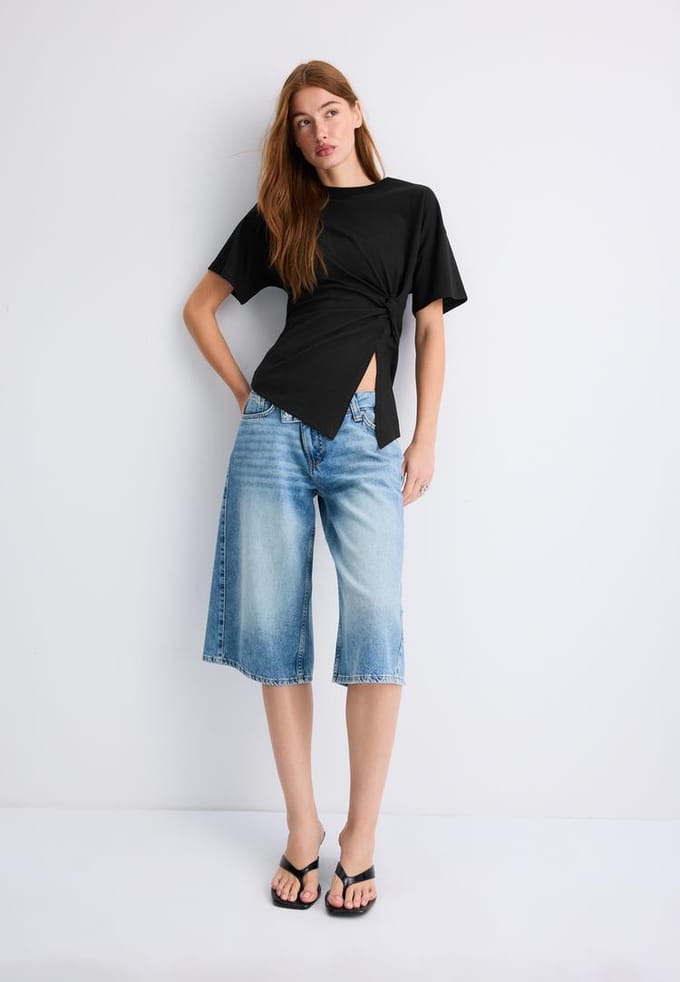 Stradivarius T-shirt met korte mouw en knoop  Zwart XS