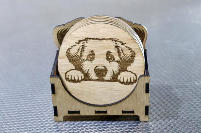 6 houten onderzetters peeking dog met houder