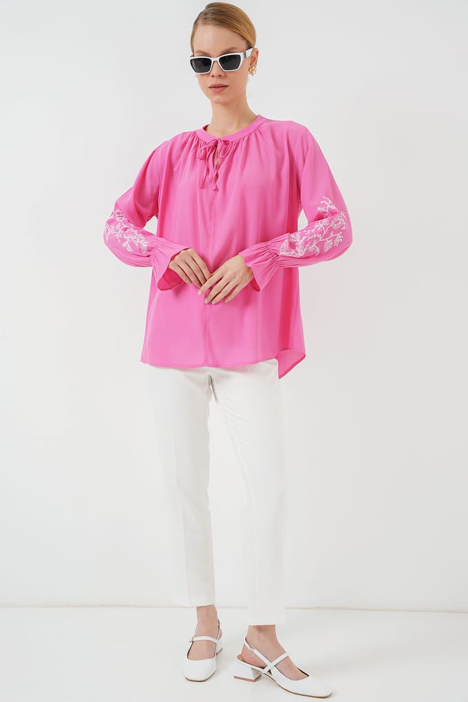 Geborduurde Blouse met Strikdetail