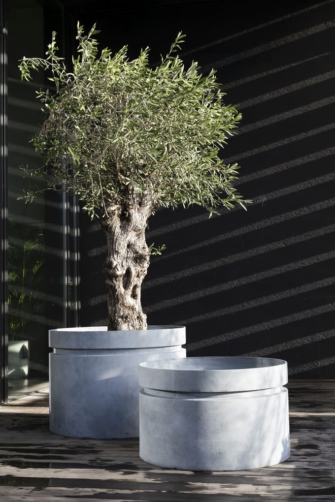 Serax Outdoor Planter Plantenbak L Grijs Diameter 85cm Hoogte 60cm