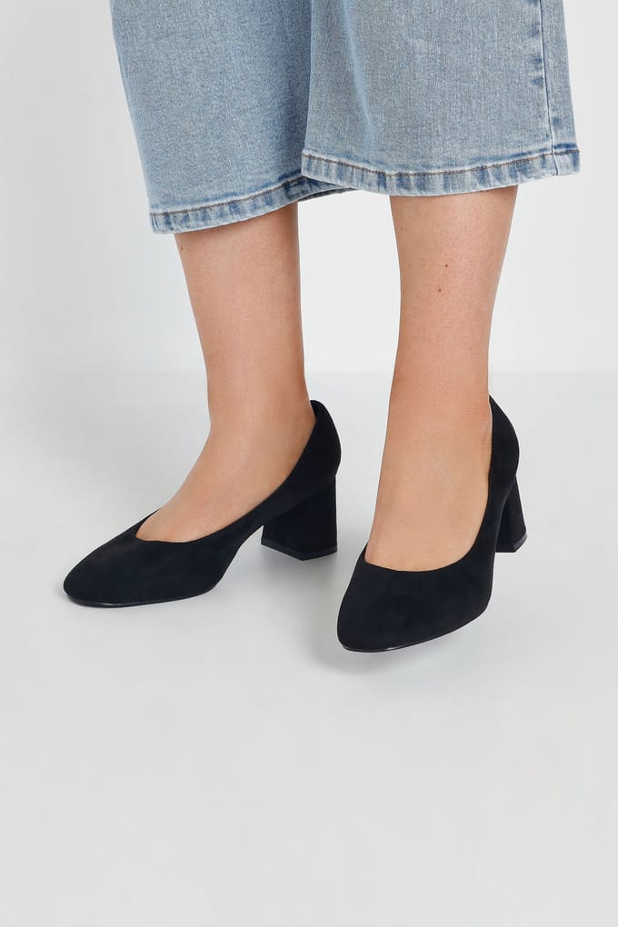 Yours Zwarte Pumps Met Imitatiesuède, Middelhoge Blokhak En Extra Brede Eeepasvormsize 42EEE