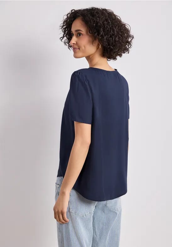 Blouse met ronde hals en korte pofmouwen