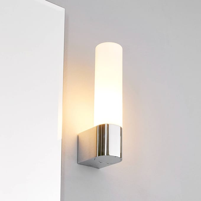 Lindby - Wandlamp - 1licht - Glas, metaal - H: 27 cm - E14 - wit gesatineerd, chroom