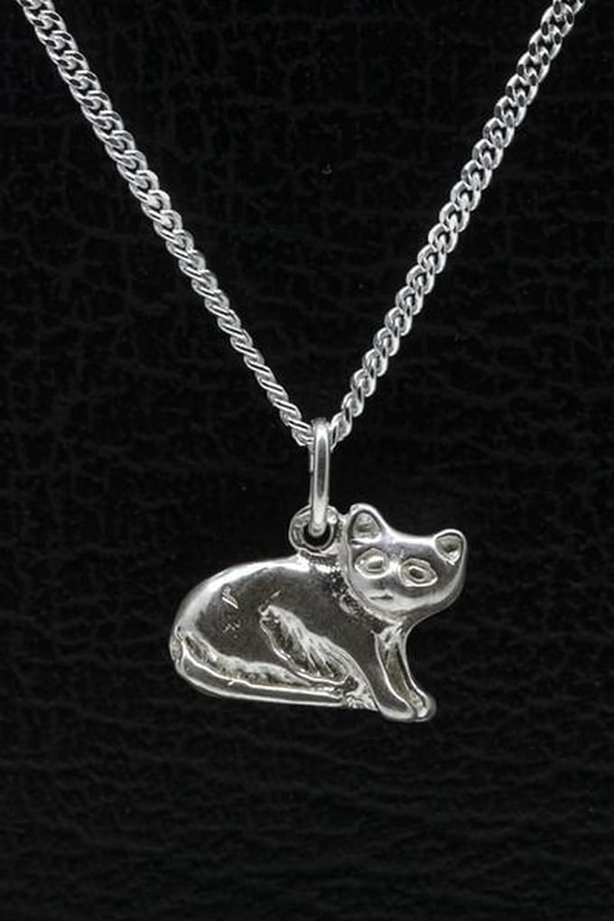 Zilveren Poes ketting hanger - liggend