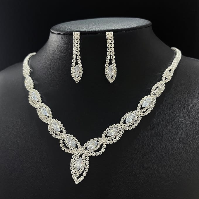 Ensemble de boucles d'oreilles et collier pour robe de mariée, accessoires de dîner élégants en œil de cheval argenté