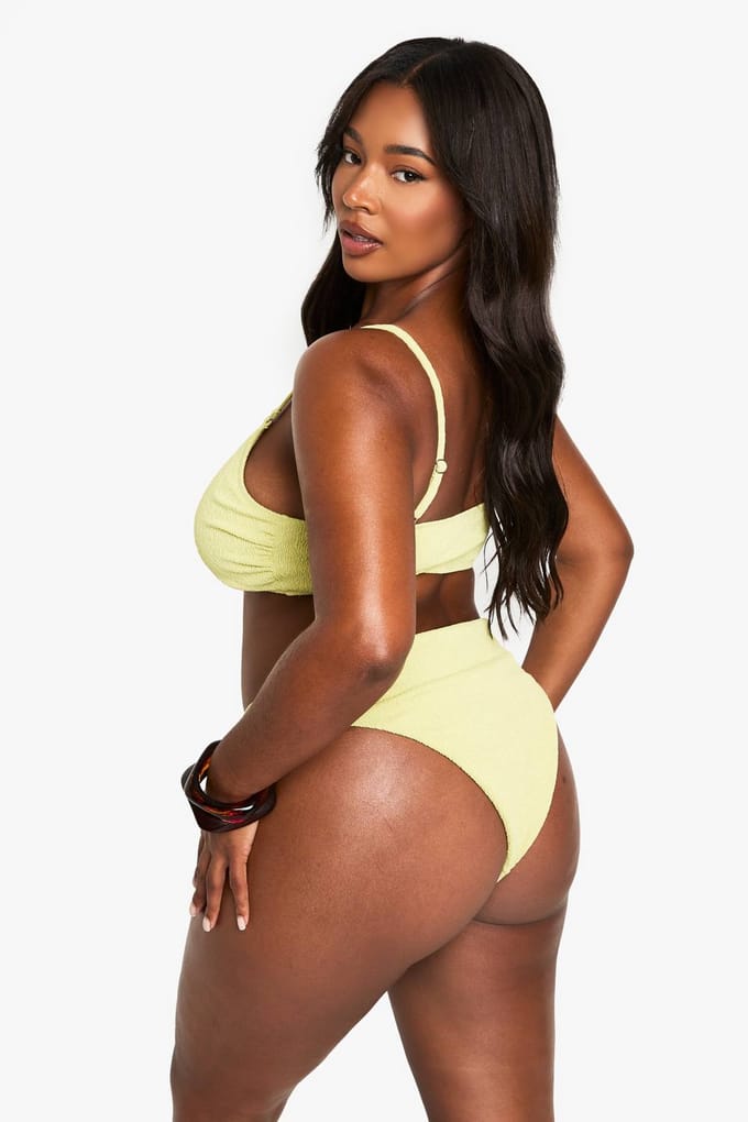 boohoo Dames Plus Zwemkleding Essentials Crinkle Scoop Neck Bikini Top | Olive | Maat: 26