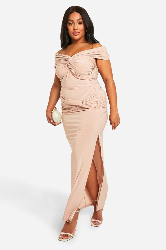 boohoo Dames Plus Double Slinky Twist Front Off-Shoulder Top | Mokka | Maat: 54