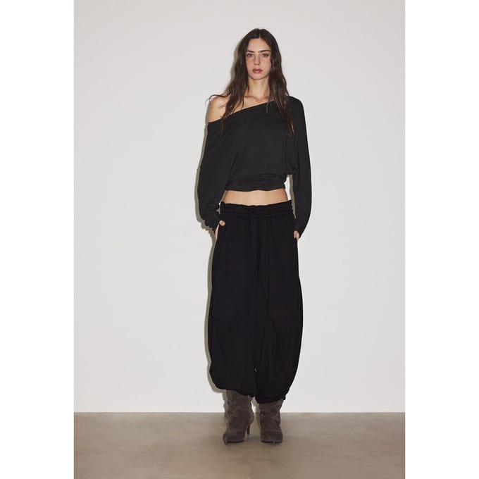 Stradivarius Asymmetrisch T-shirt met ceintuureffect  Zwart M