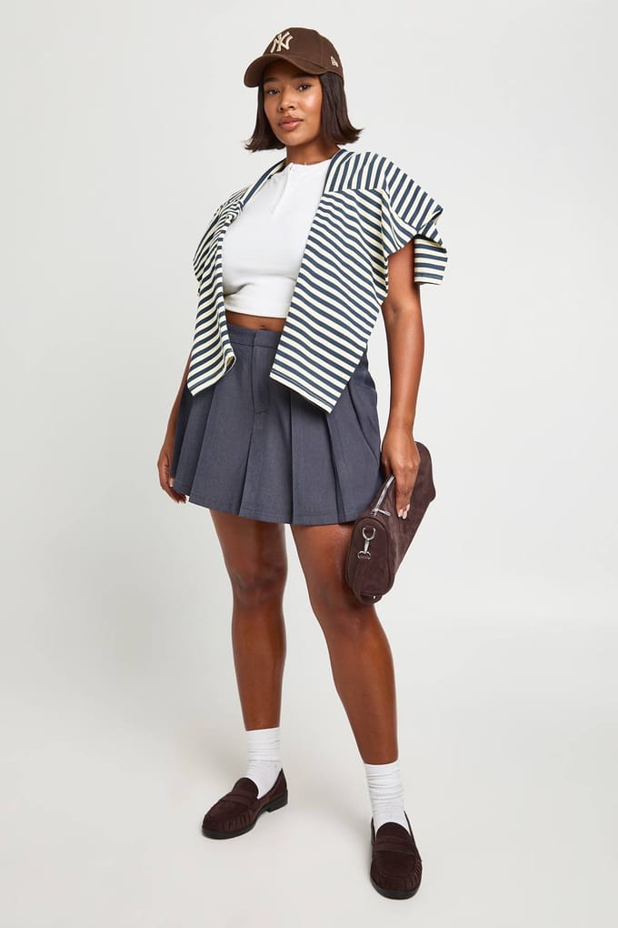 boohoo Dames Skort met plus-plooi aan de voorkant | Charcoal | Maat: 22