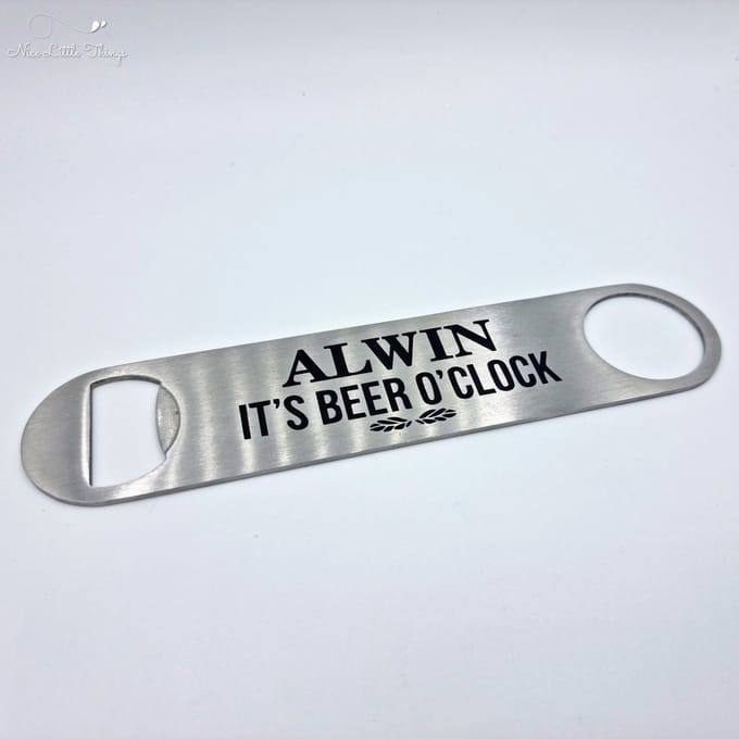 [Nice Little Things] - Flessenopener - Beer O'Clock