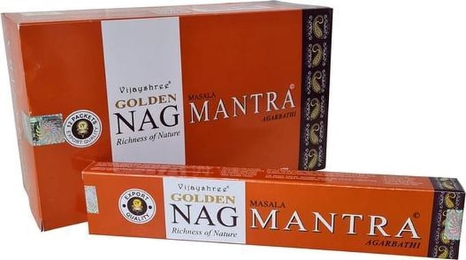 Wierookstokjes Golden Nag Mantra (doos van 12 pakjes)