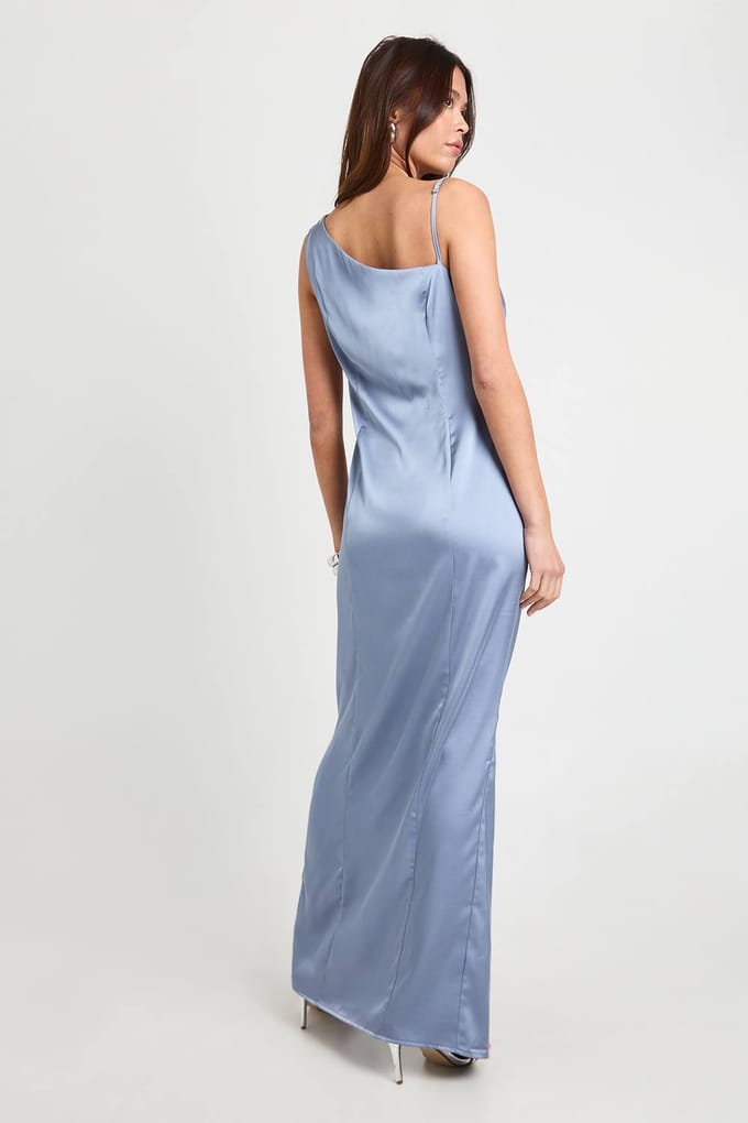 boohoo Dames Asymmetrische satijn maxi-jurk met draperende rug | Grey | Maat: 12