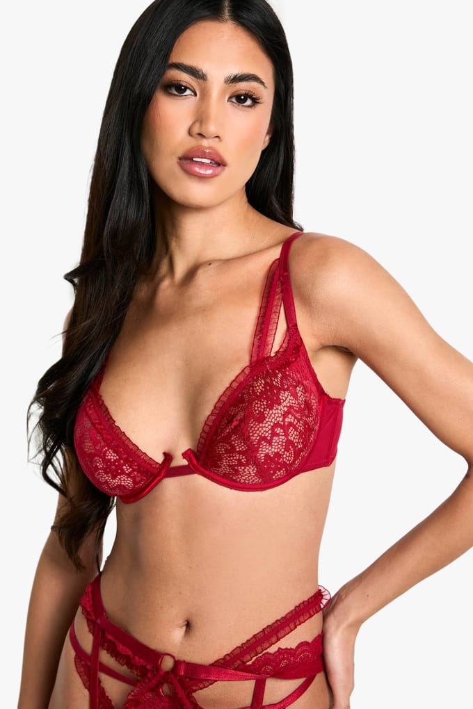 boohoo Dames Ruffle Trim Underwire Plunge Bra | Red | Maat: 30D