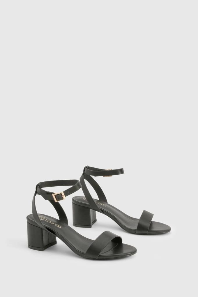 boohoo Dames Wijde Pasvorm Lage Blokhak Barely There Hakken | Zwart | Maat: 36