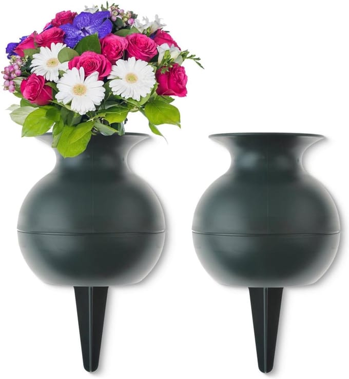 Set van 2 groene grafvazen met grondpen voor vaste decoratie op begraafplaatsen