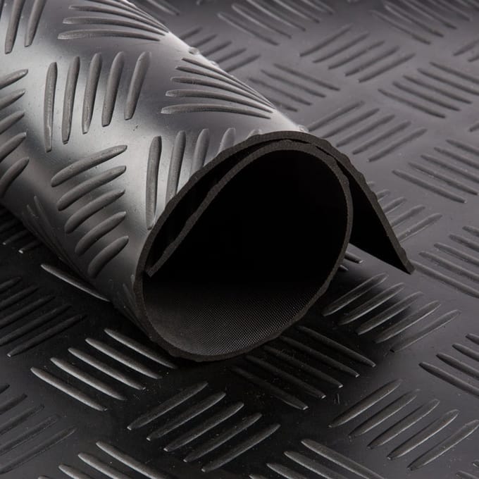 Rubbermat op rol antislip - Tranenplaatmotief - Rubber loper - 2 x 1.8 meter - Dikte: 3mm