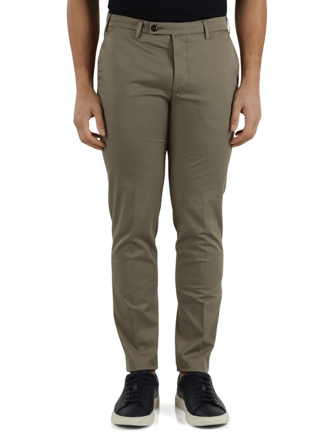 broek man modder