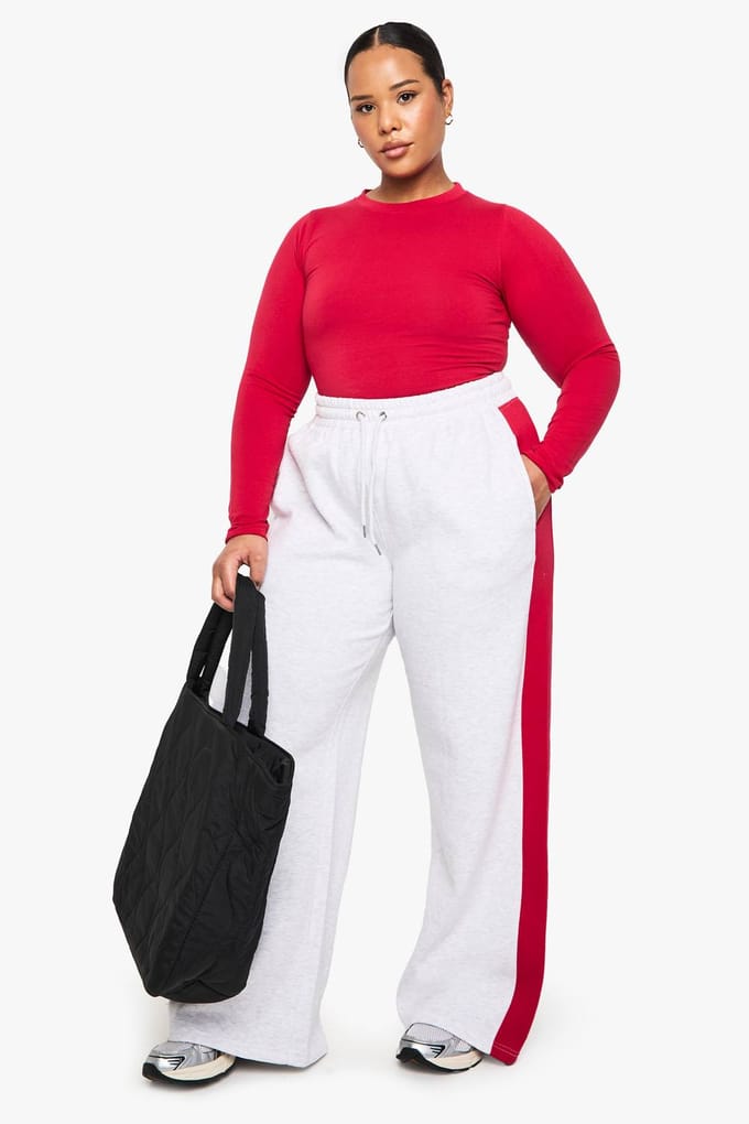 boohoo Dames PLUS ZijSTREEP BREDE PijPEN JOGGERS | Rood | Maat: 46