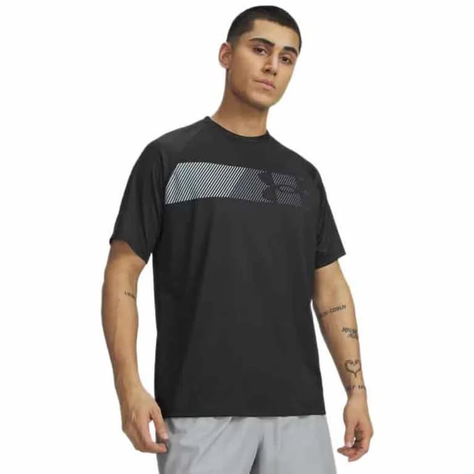 Under Armour Tech Graphic T-shirt Met Korte Mouwen Zwart S / Regular Man