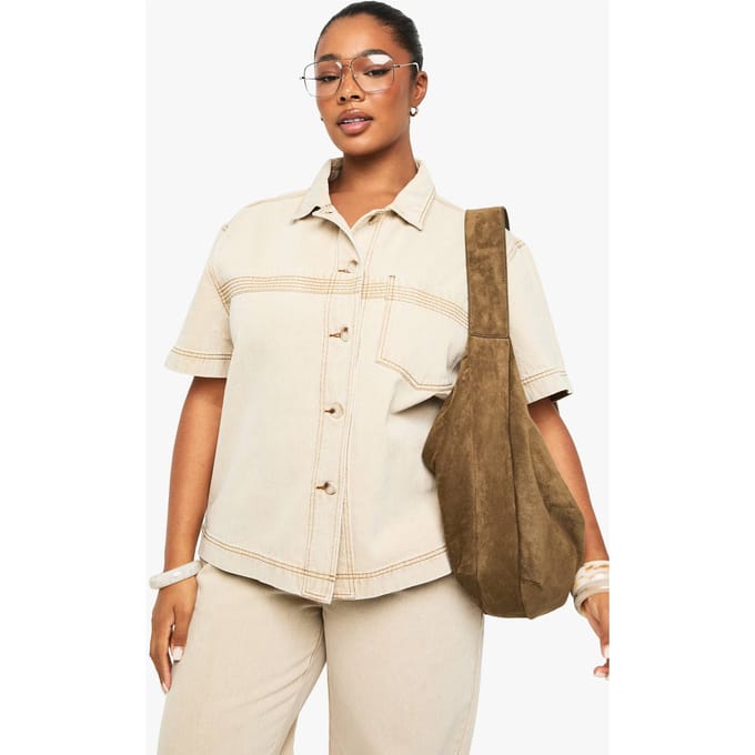 boohoo Dames Plus gewassen steekdetail denimhemd | Zand | Maat: 48