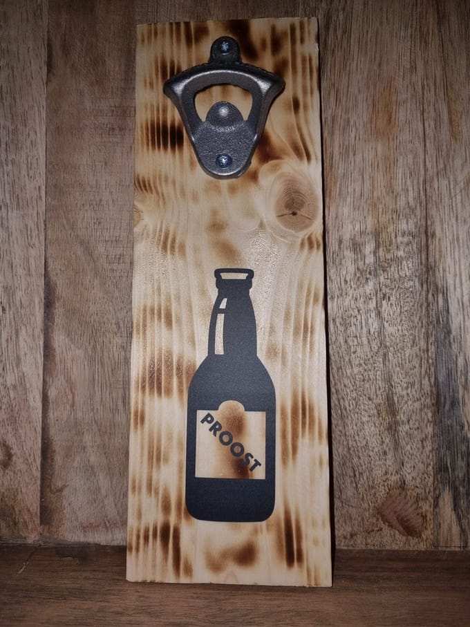 Wand flesopener flesje proost