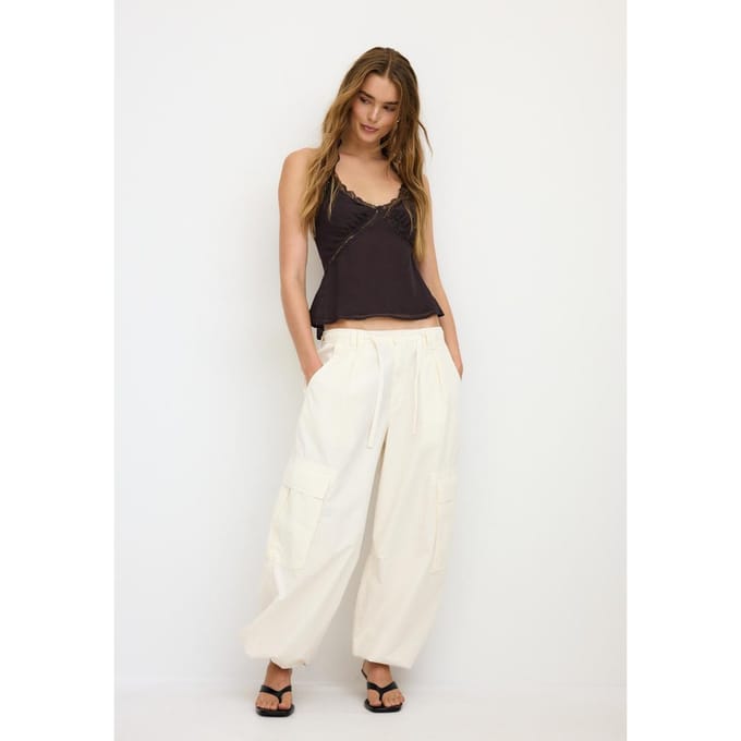 Stradivarius Haltertop met kanten detail  Bruin S