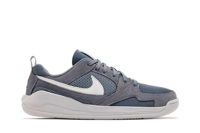 Jordan CMFT Era Koel Grijs Wit 42.5 gray