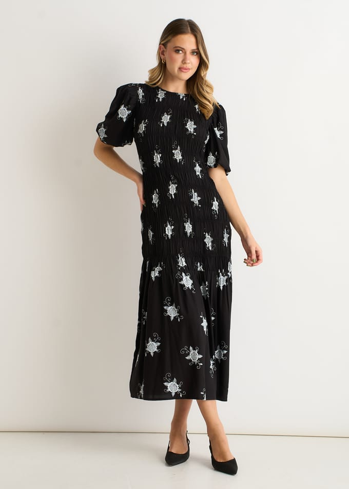 Zwarte midi-jurk met 3/4 mouwen en paisleyprint