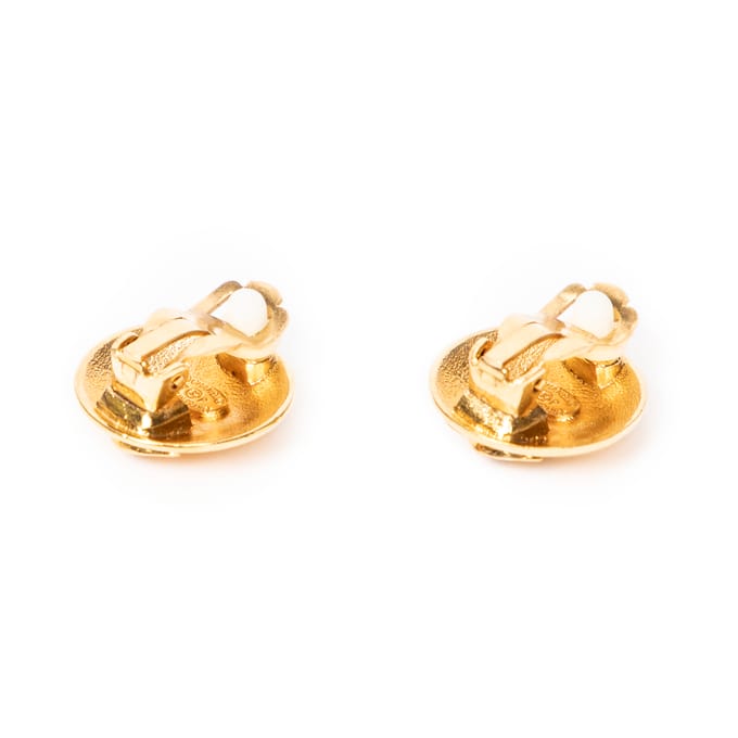 CC Crown Round Clip On Earrings  Oorbellen