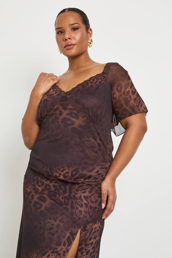 boohoo Dames Plus Leopard Kanten Rand Engelmouw Slip Jurk | Brown | Maat: 16