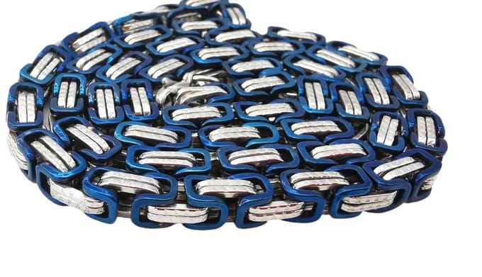 RVS – Koningsketting - L 70 cm vierkant schakel in zilver met blauw metallic.