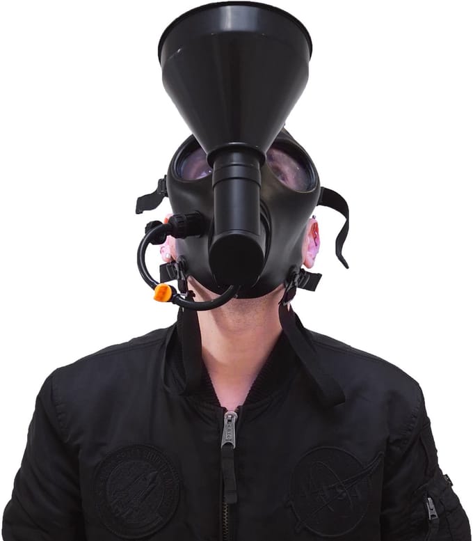 GASMASTER Alien Gas Mask Human Urinaal Dosering Systeem