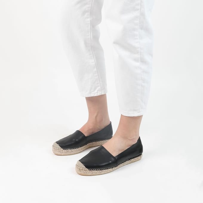 Manfield - Dames - Zwarte leren espadrilles - Maat 37