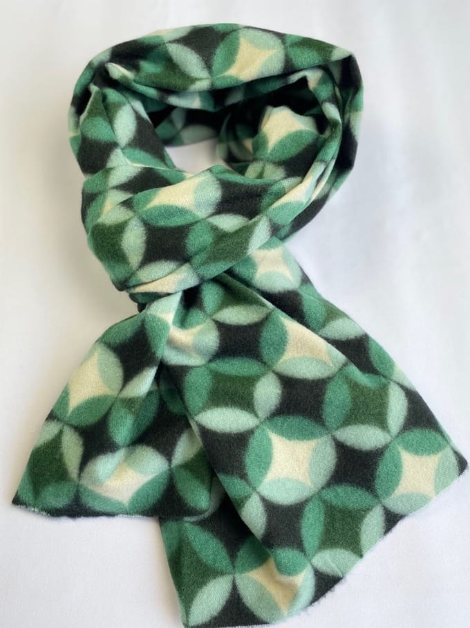 Wintersjaal zacht en vrolijk 80% viscose met 20% wol