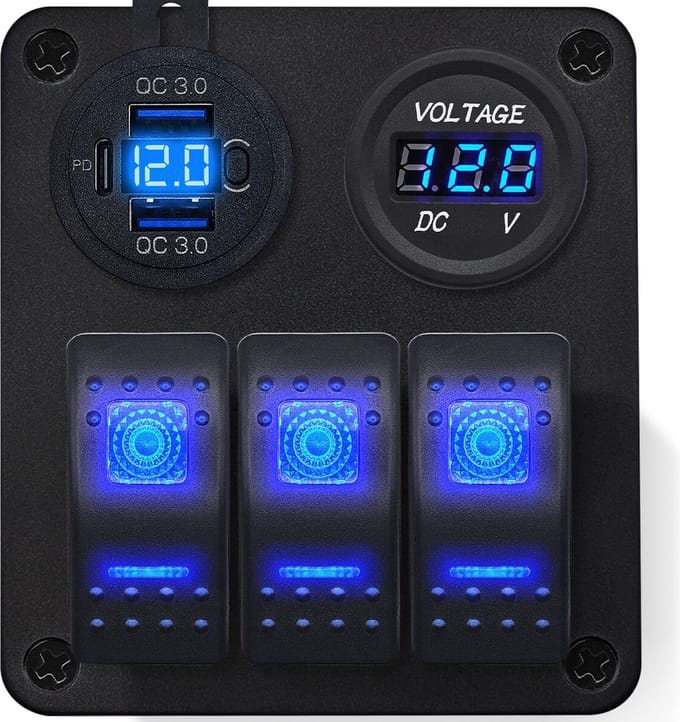ProRide Schakelpaneel 12V voor Auto/Boot - USB Lader 2 Poorten met Voltmeter - QC3.0 - 3 Schakelaars