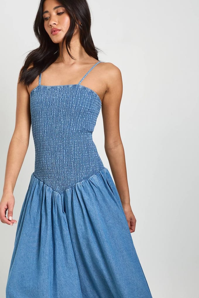 boohoo Dames Chambray Gerimpelde Midaxi Skater Jurk | Medium Gebleekt | Maat: 36