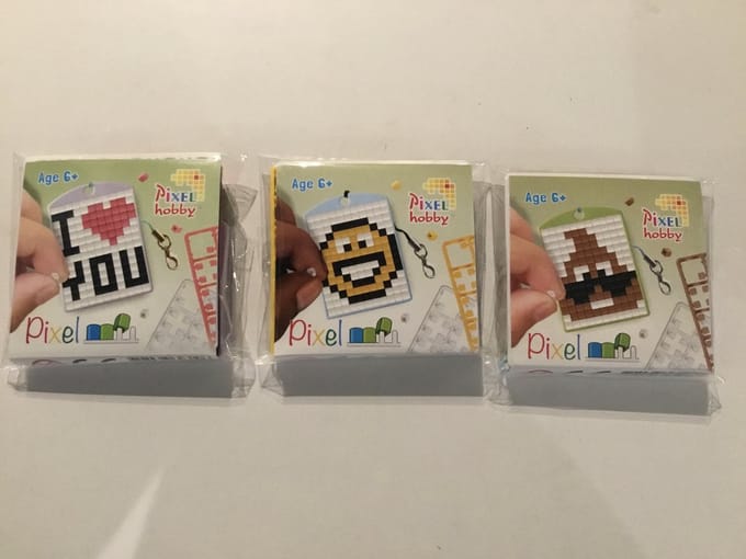 SET 3 PIXELHOBBY MEDAILLONS I LOVE YOU-SMILE-DROL