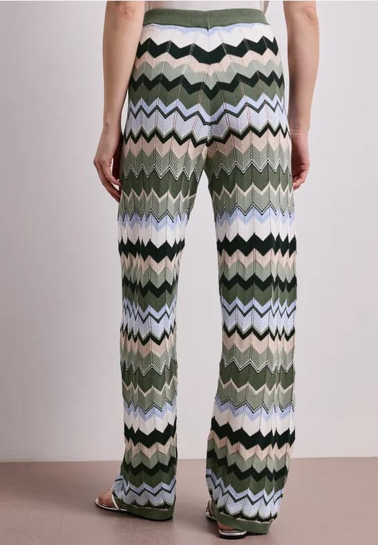 Broek met zigzagpatroon