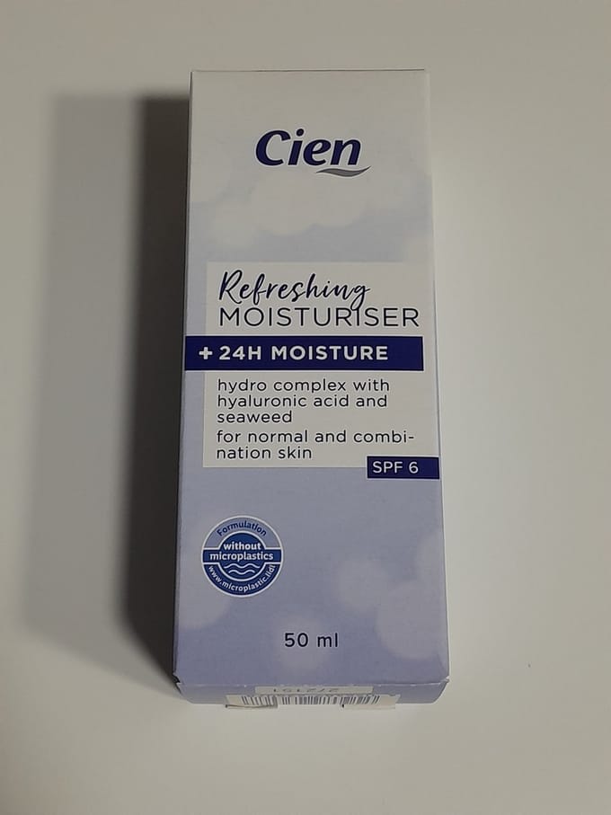 Cien hydraterende gezichtscrème voor een normale en gecombineerde huid 50 ml.