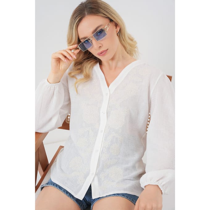 Geborduurde V-hals Knop Blouse