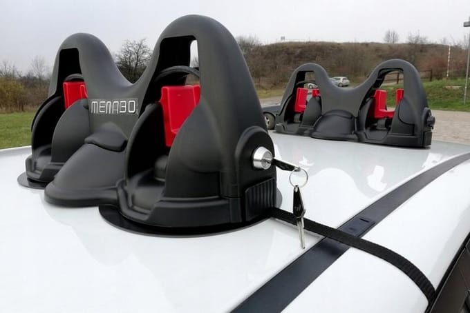 Magnetische Skihouder voor 2 Paar Ski's + Stokken Menabo Himalaya