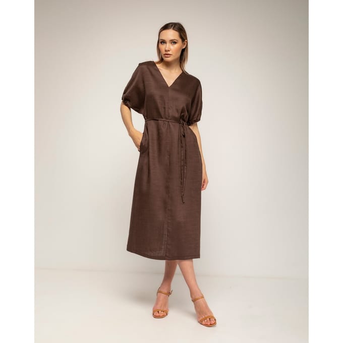Oversized jurk met gerimpelde mouwen, V-hals en een losse ceintuur