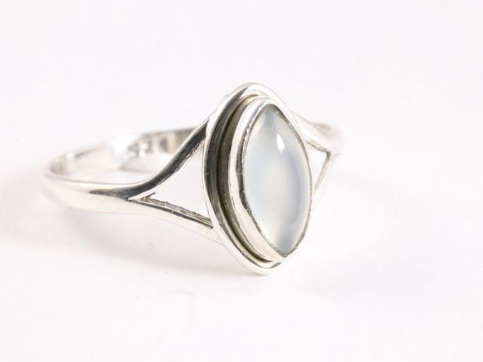 Fijne zilveren ring met rozenkwarts - maat 18.5